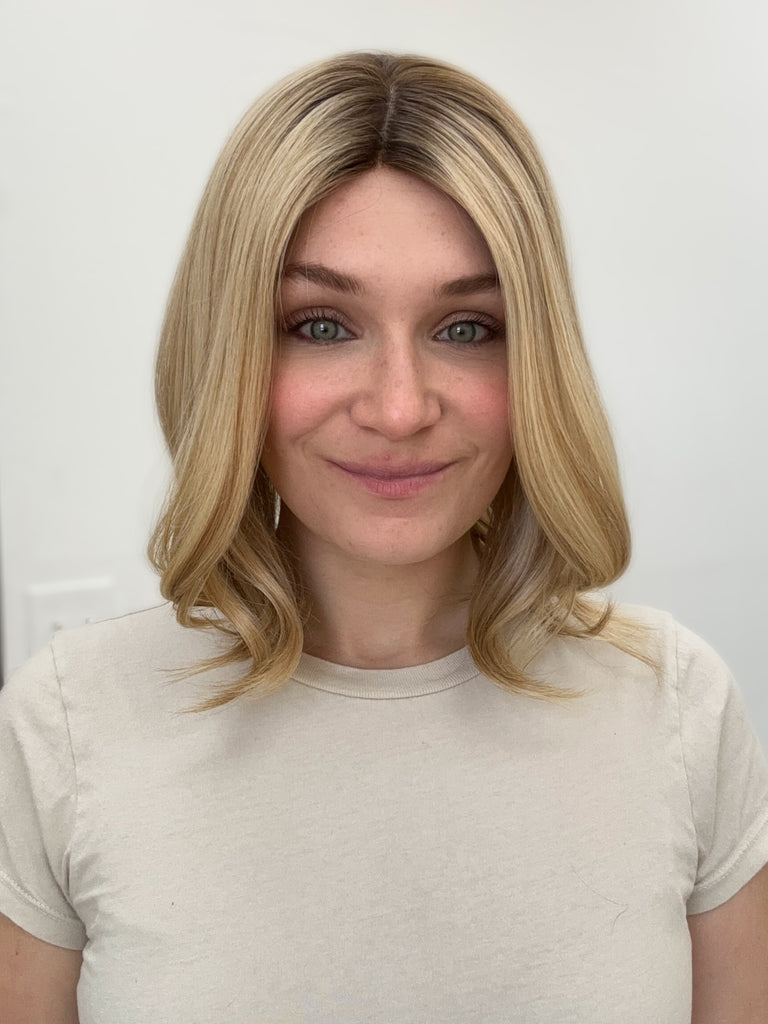 silk top lace front wig - lace front wig - lightly worn wig - preloved wig - wigs for women - affordable natural hair wigs - buy used wigs 
