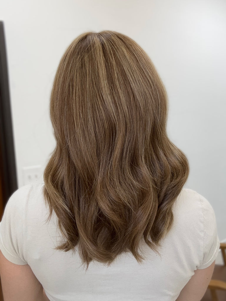 silk top lace front wig - lace front wig - lightly worn wig - preloved wig - wigs for women - affordable natural hair wigs - buy used wigs 
