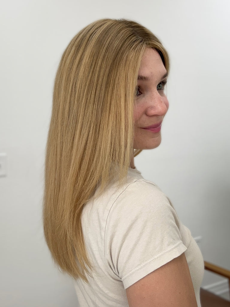 silk top lace front wig - lace front wig - lightly worn wig - preloved wig - wigs for women - affordable natural hair wigs - buy used wigs 
