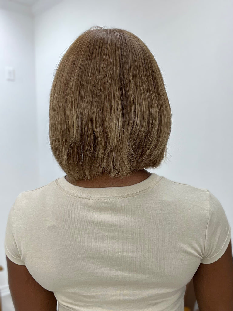silk top lace front wig - lace front wig - lightly worn wig - preloved wig - wigs for women - affordable natural hair wigs - buy used wigs 
