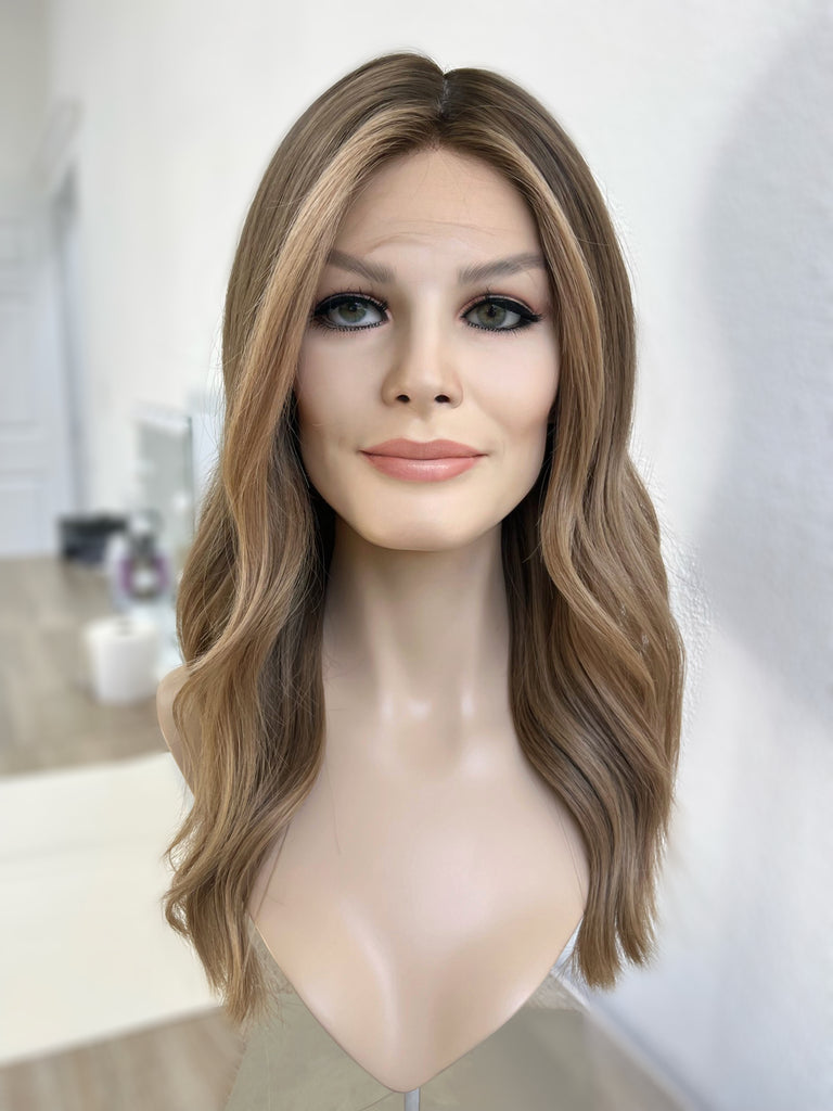 silk top lace front wig - lace front wig - lightly worn wig - preloved wig - wigs for women - affordable natural hair wigs - buy used wigs 