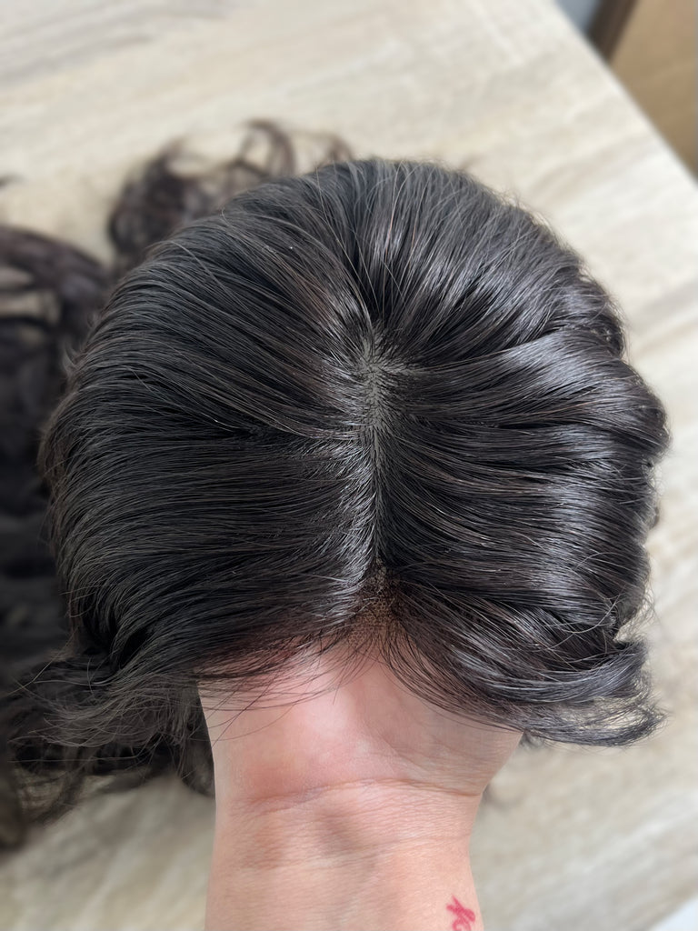 silk top lace front wig - lace front wig - lightly worn wig - preloved wig - wigs for women - affordable natural hair wigs - buy used wigs 