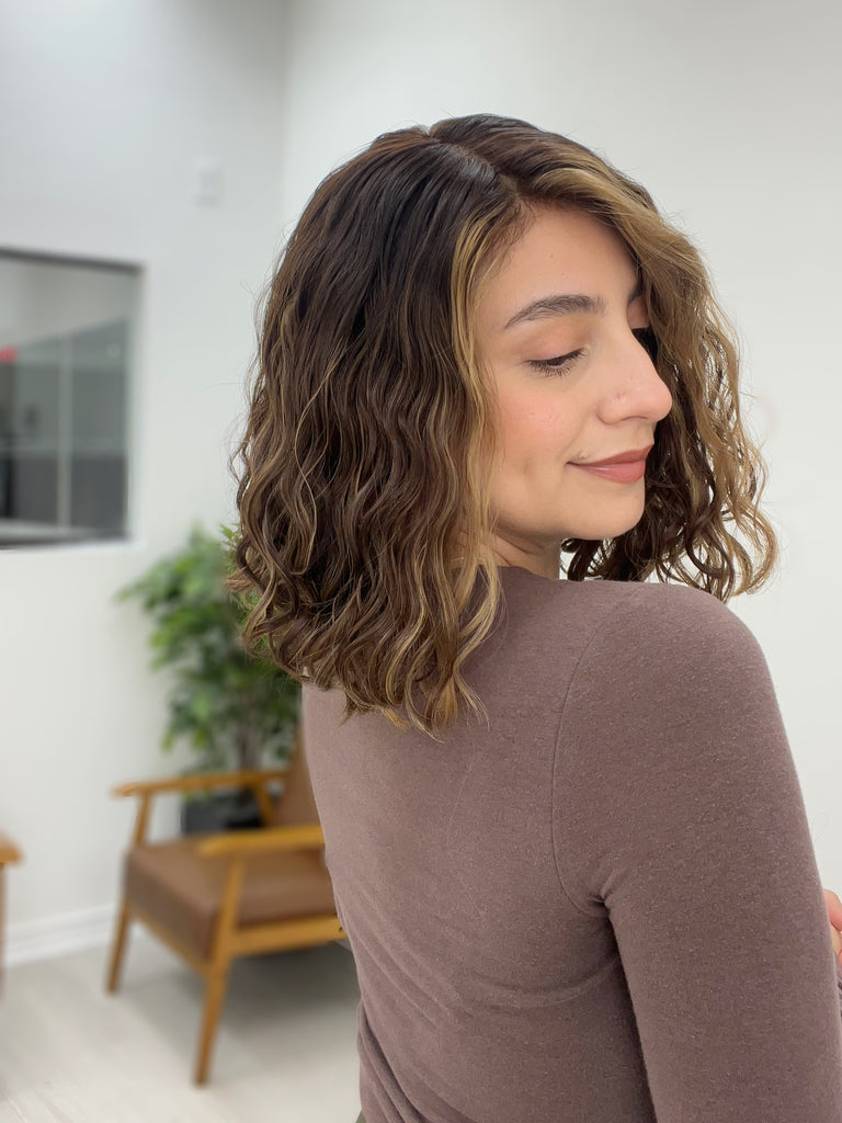 silk top lace front wig - lace front wig - lightly worn wig - preloved wig - wigs for women - affordable natural hair wigs - buy used wigs 
