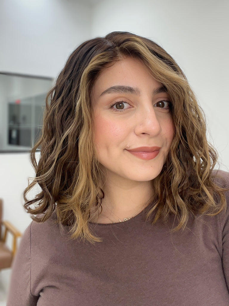 silk top lace front wig - lace front wig - lightly worn wig - preloved wig - wigs for women - affordable natural hair wigs - buy used wigs 
