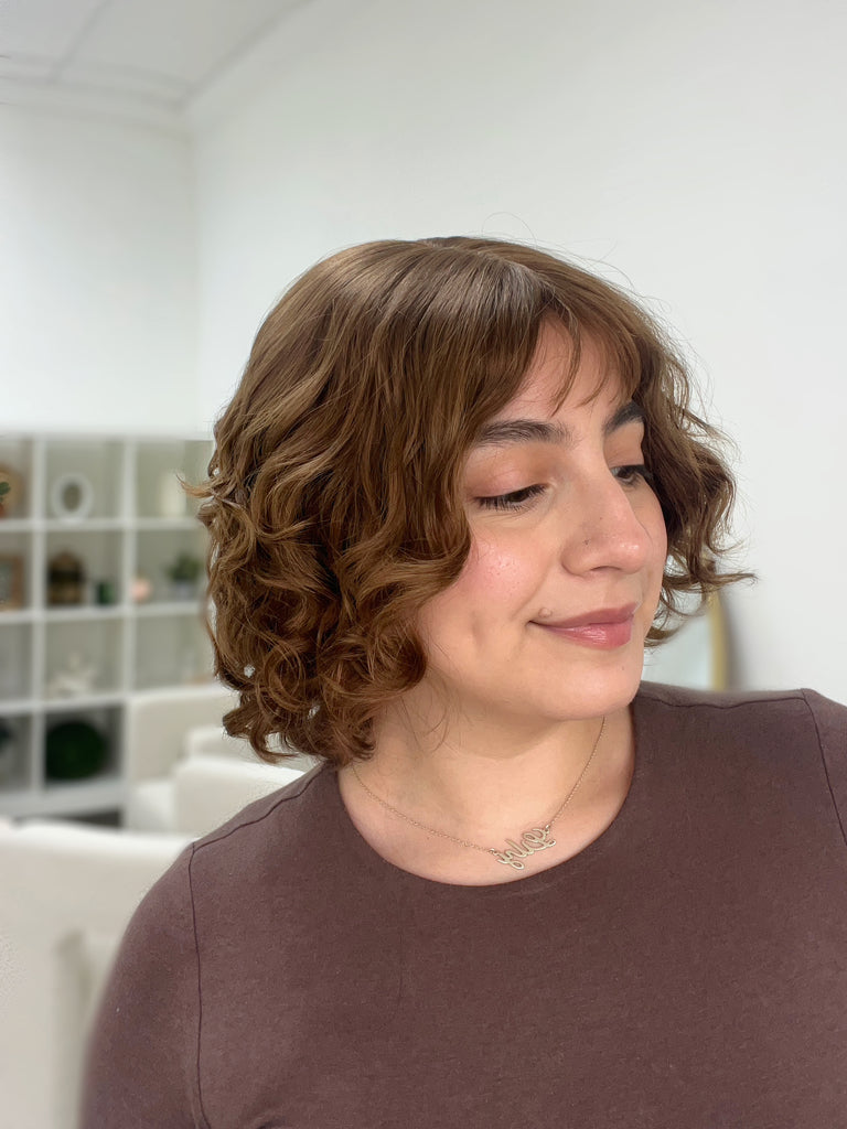 silk top lace front wig - lace front wig - lightly worn wig - preloved wig - wigs for women - affordable natural hair wigs - buy used wigs 
