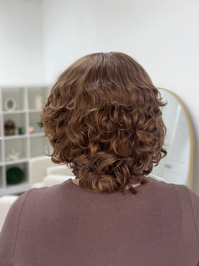 silk top lace front wig - lace front wig - lightly worn wig - preloved wig - wigs for women - affordable natural hair wigs - buy used wigs 
