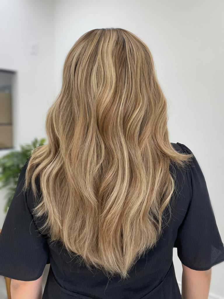 silk top lace front wig - lace front wig - lightly worn wig - preloved wig - wigs for women - affordable natural hair wigs - buy used wigs 
