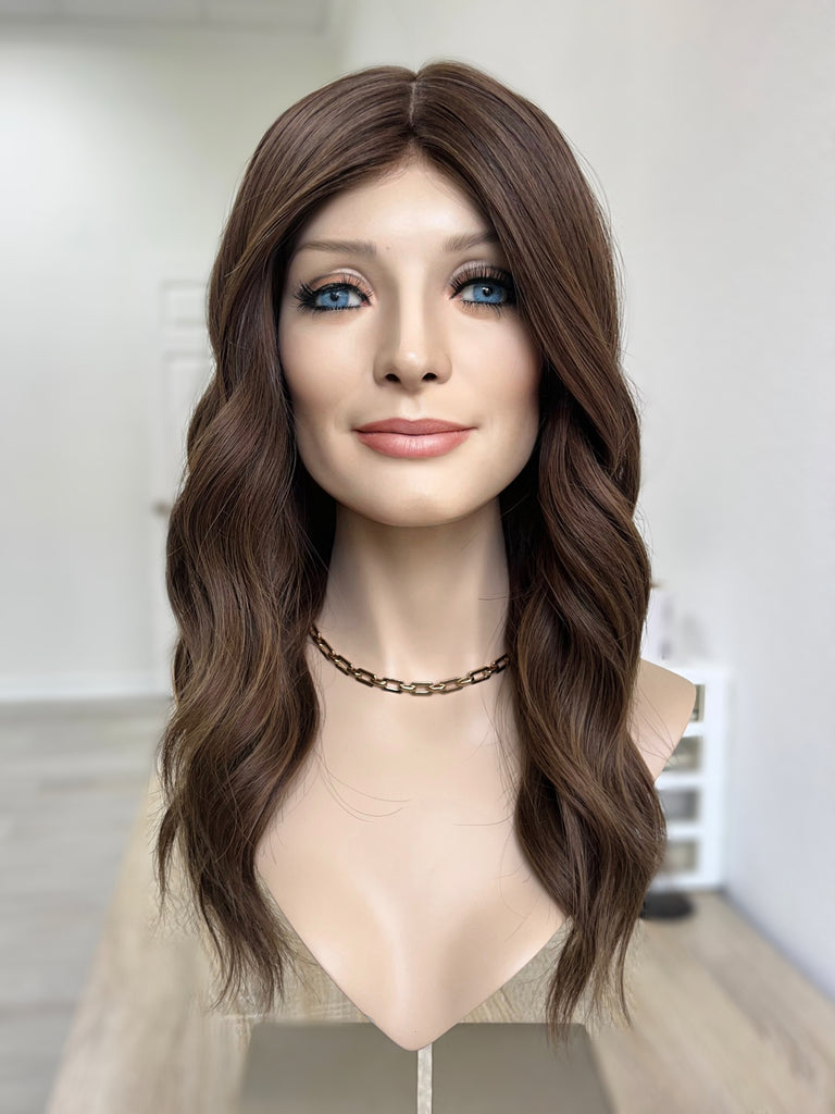 silk top lace front wig - lace front wig - lightly worn wig - preloved wig - wigs for women - affordable natural hair wigs - buy used wigs 