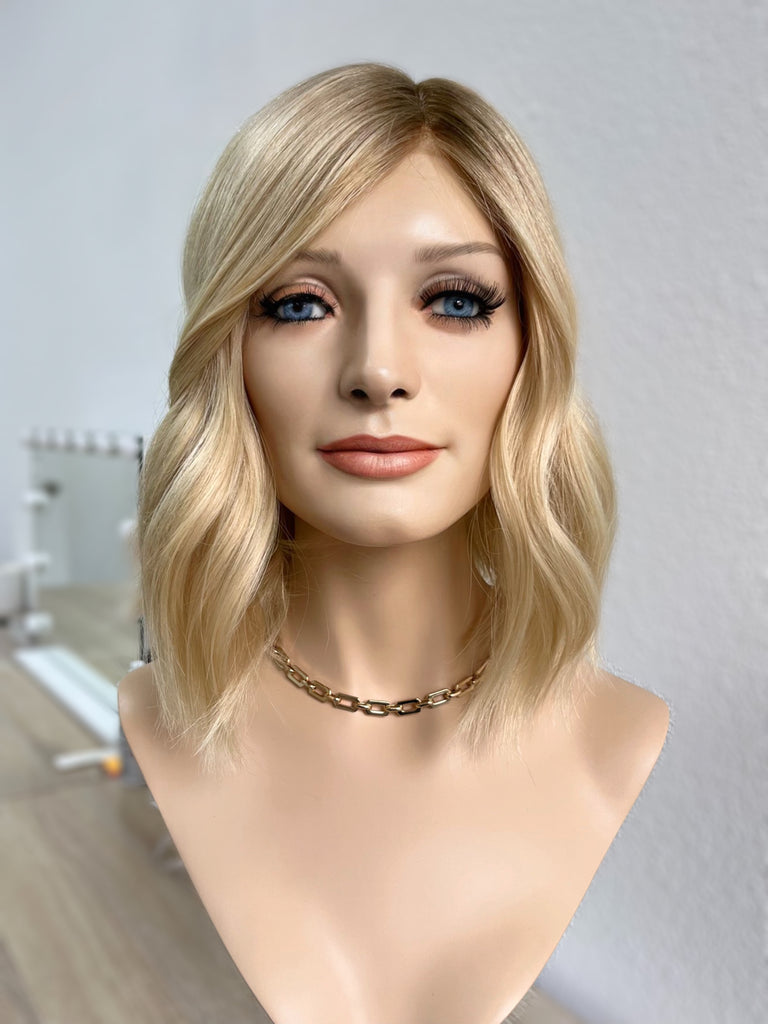  silk top lace front wig - lace front wig - lightly worn wig - preloved wig - wigs for women - affordable natural hair wigs - buy used wigs 