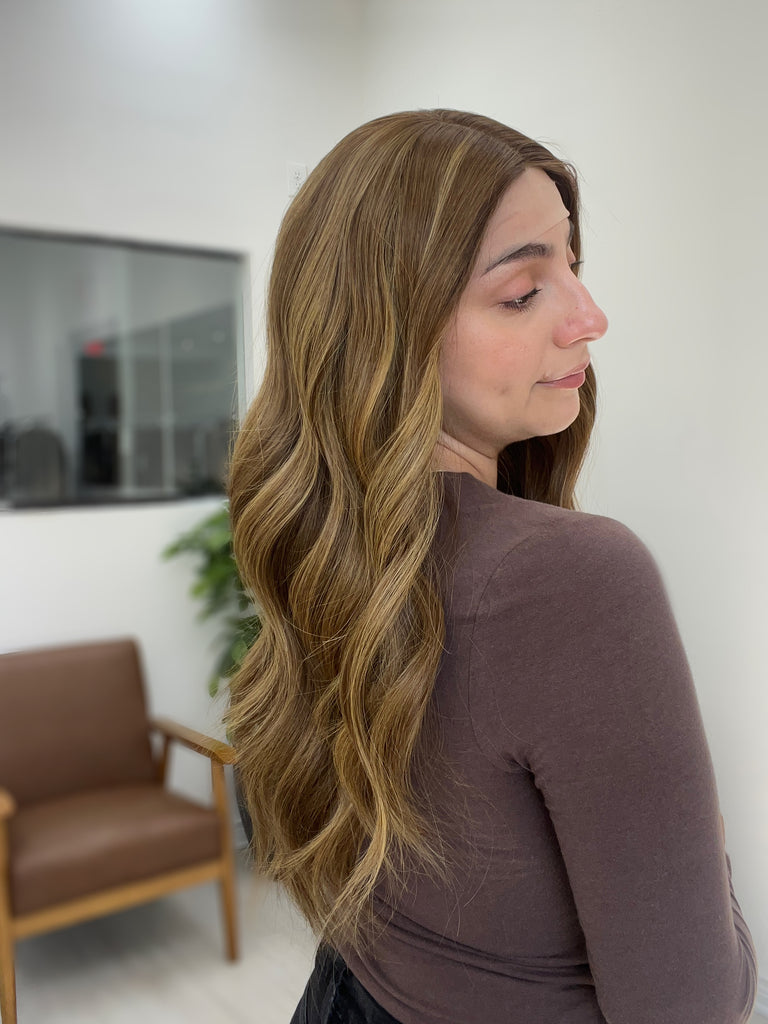 silk top lace front wig - lace front wig - lightly worn wig - preloved wig - wigs for women - affordable natural hair wigs - buy used wigs 
