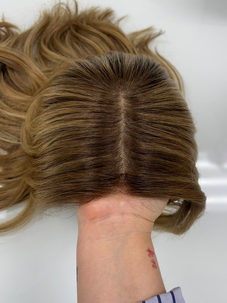 silk top lace front wig - lace front wig - lightly worn wig - preloved wig - wigs for women - affordable natural hair wigs - buy used wigs 
