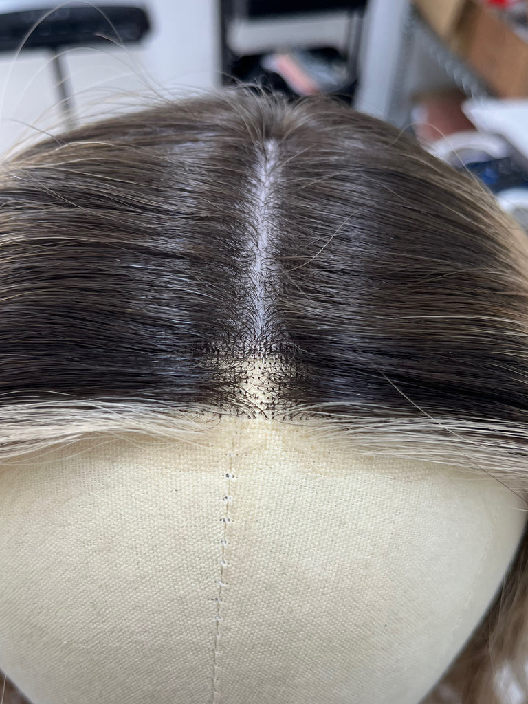 silk top lace front wig - lace front wig - lightly worn wig - preloved wig - wigs for women - affordable natural hair wigs - buy used wigs 