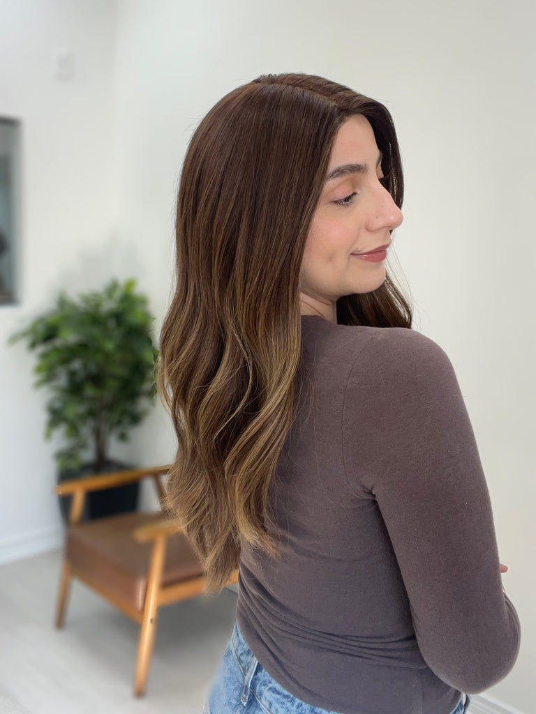 silk top lace front wig - lace front wig - lightly worn wig - preloved wig - wigs for women - affordable natural hair wigs - buy used wigs 
