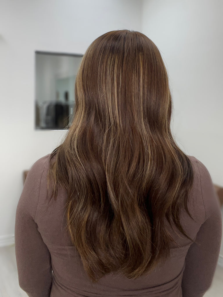 silk top lace front wig - lace front wig - lightly worn wig - preloved wig - wigs for women - affordable natural hair wigs - buy used wigs 