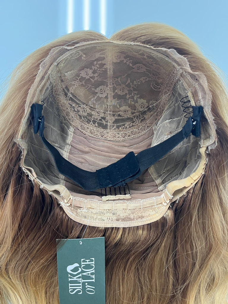 silk top lace front wig - lace front wig - lightly worn wig - preloved wig - wigs for women - affordable natural hair wigs - buy used wigs