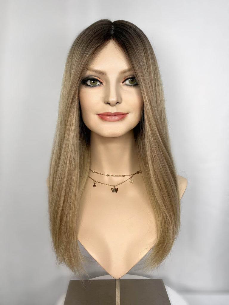 silk top lace front wig - lusta essentials wig - blonde lace front wig - lightly worn wig - preloved wig - wigs for women - affordable natural hair wigs - buy used wigs