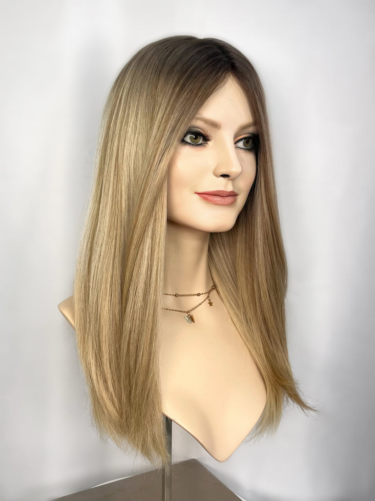 silk top lace front wig - lusta essentials wig - blonde lace front wig - lightly worn wig - preloved wig - wigs for women - affordable natural hair wigs - buy used wigs