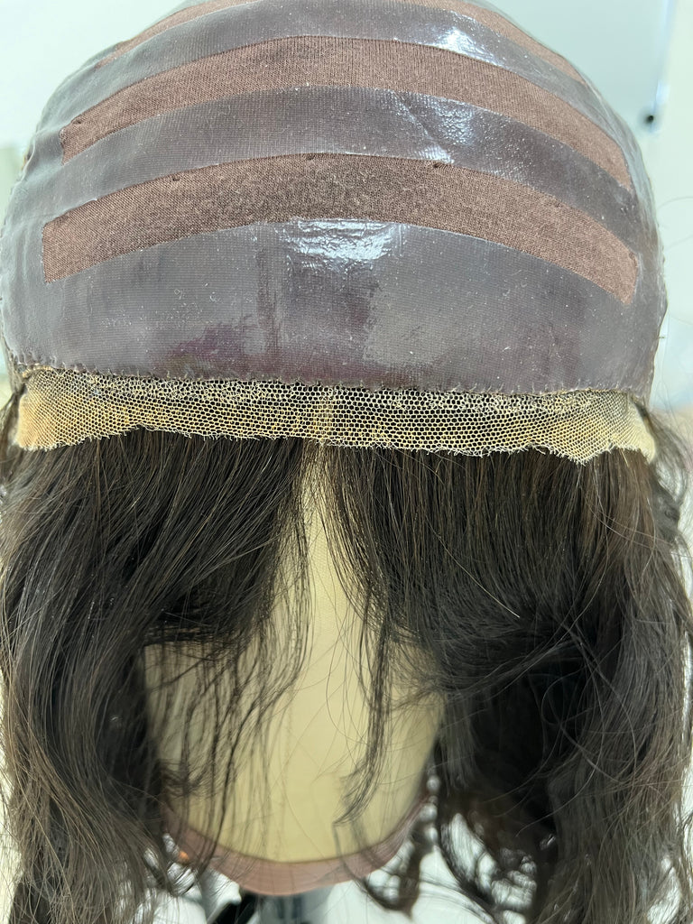 silk top lace front wavy wig - black wavy lace front wig - lightly worn wig - madison wigs - madison comfort cap wig - preloved wig - wigs for women - affordable natural hair wigs - buy used wigs