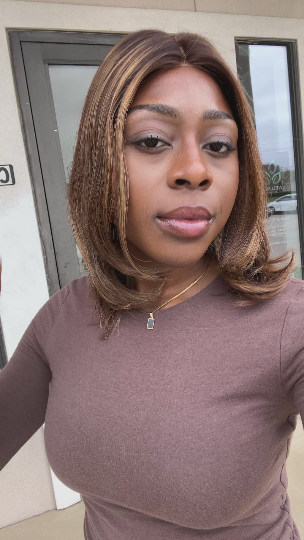 silk top lace front wig - lace front wig - lightly worn wig - preloved wig - wigs for women - affordable natural hair wigs - buy used wigs 
