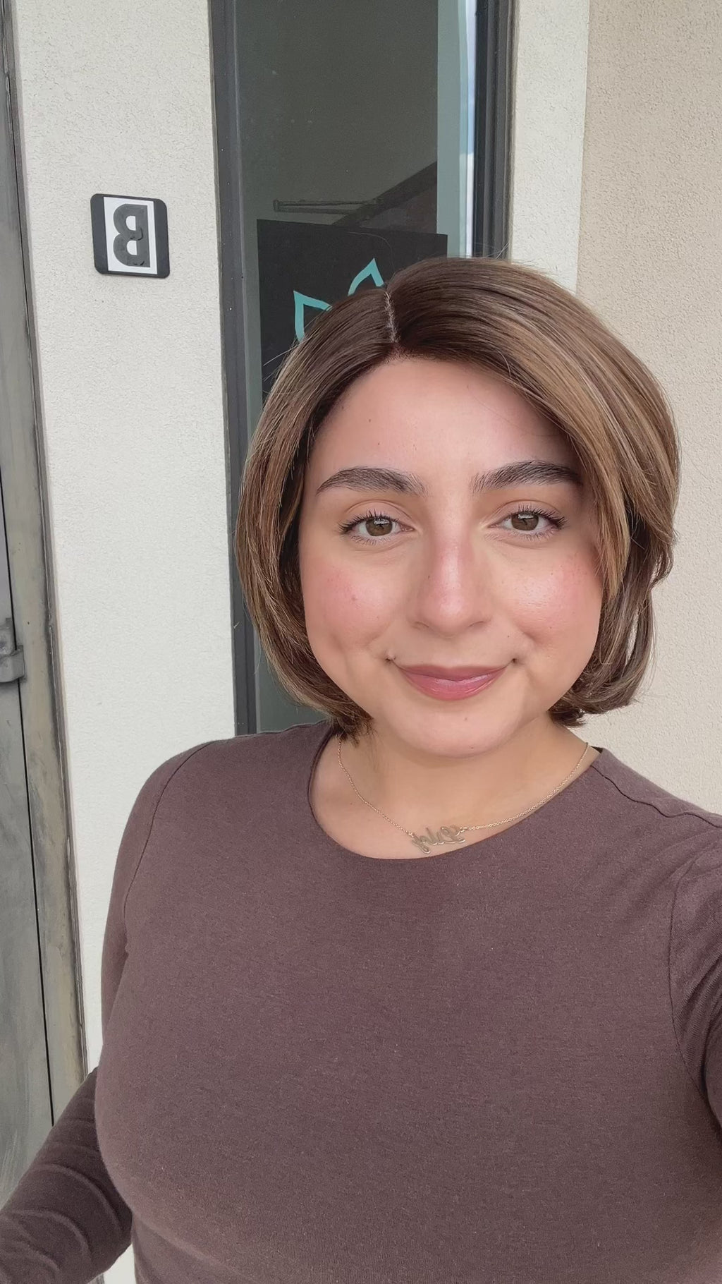 silk top lace front wig - lace front wig - lightly worn wig - preloved wig - wigs for women - affordable natural hair wigs - buy used wigs 
