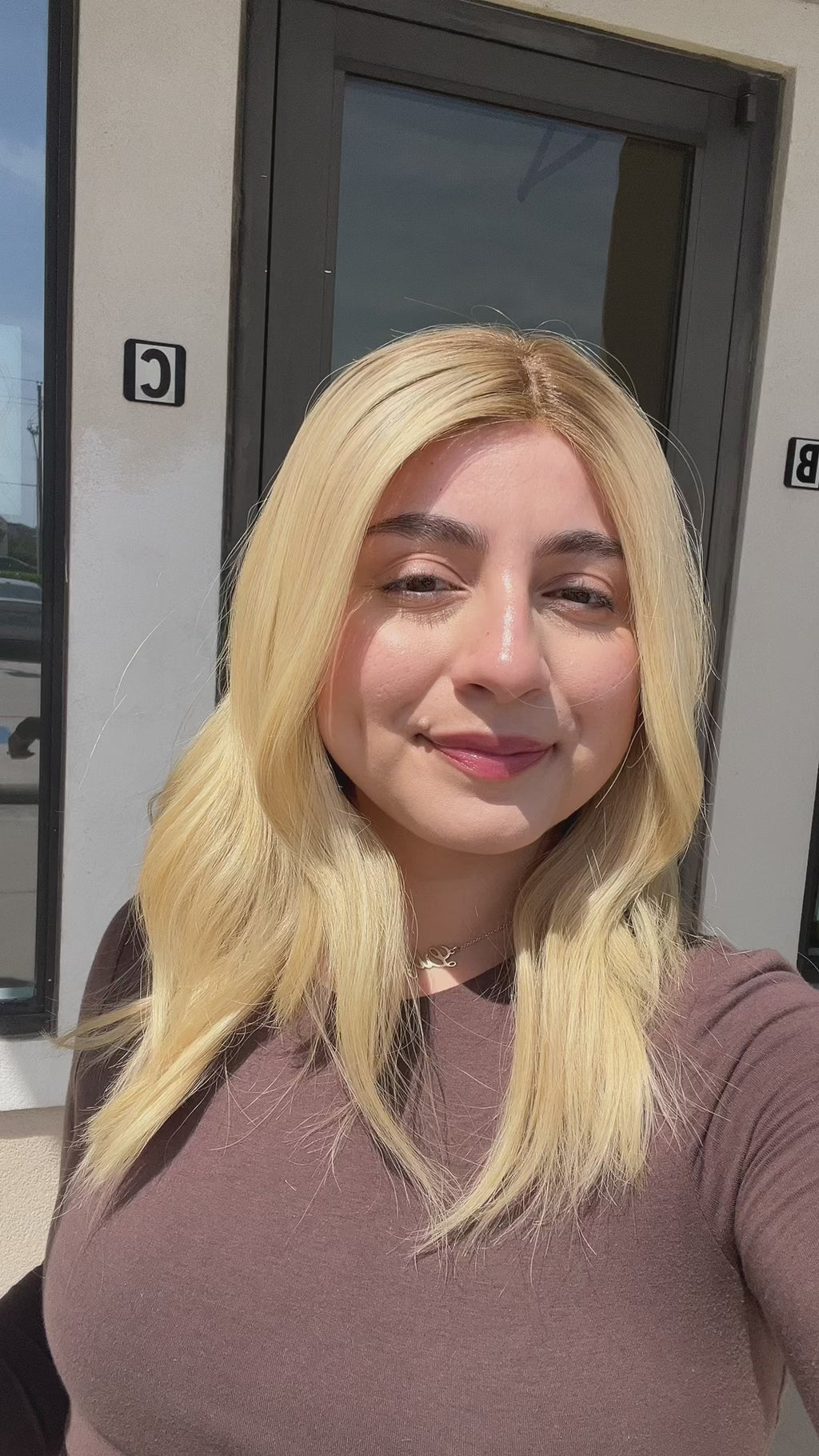  silk top lace front wig - lace front wig - lightly worn wig - preloved wig - wigs for women - affordable natural hair wigs - buy used wigs 
