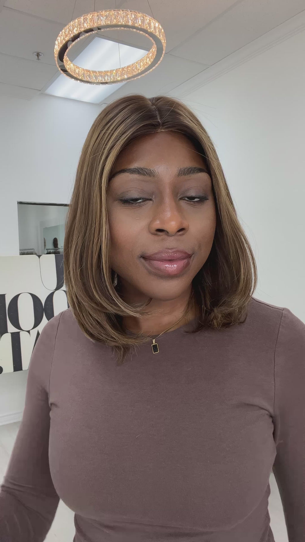 silk top lace front wig - lace front wig - lightly worn wig - preloved wig - wigs for women - affordable natural hair wigs - buy used wigs 
