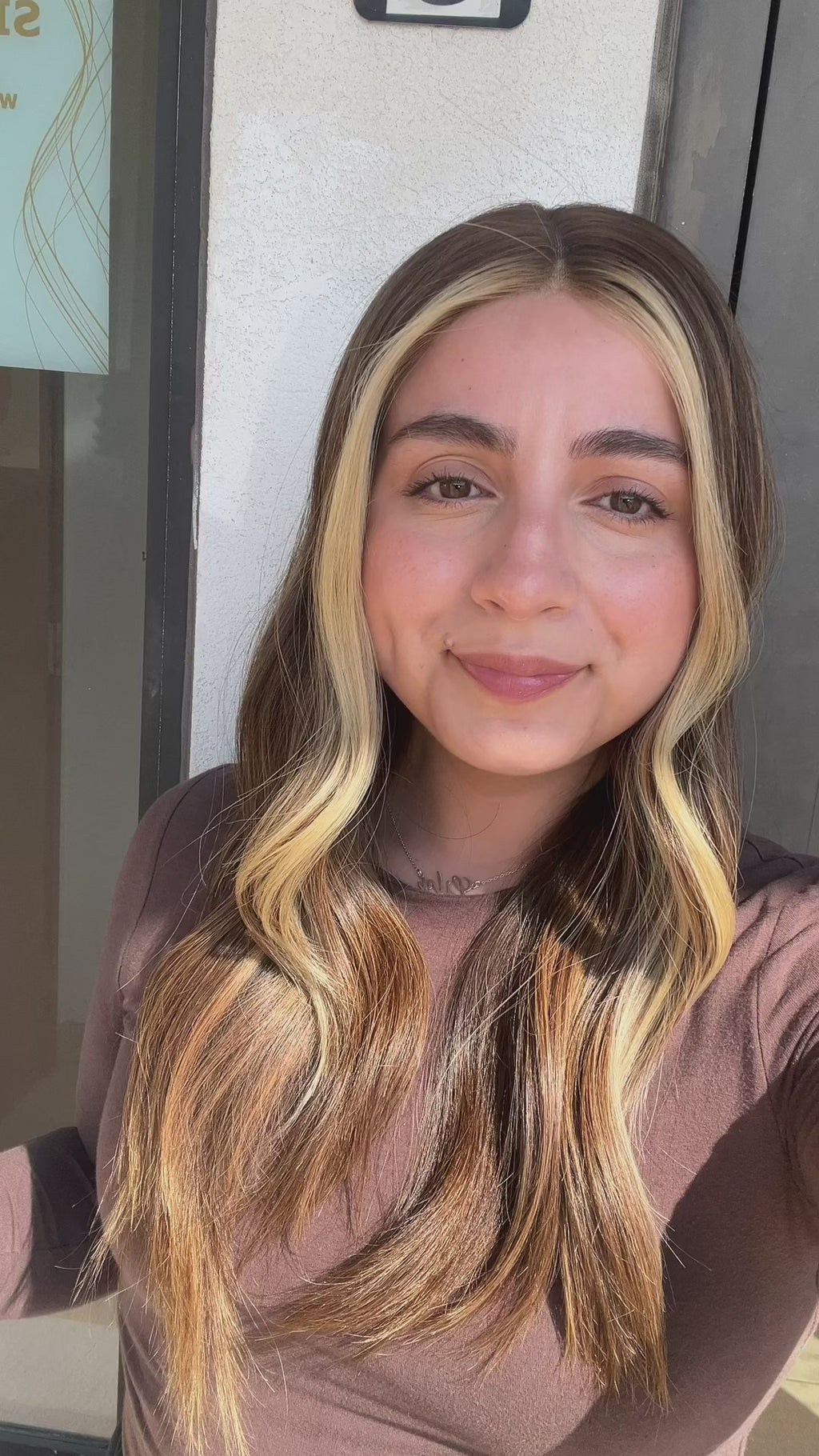 silk top lace front wig - lace front wig - lightly worn wig - preloved wig - wigs for women - affordable natural hair wigs - buy used wigs 
