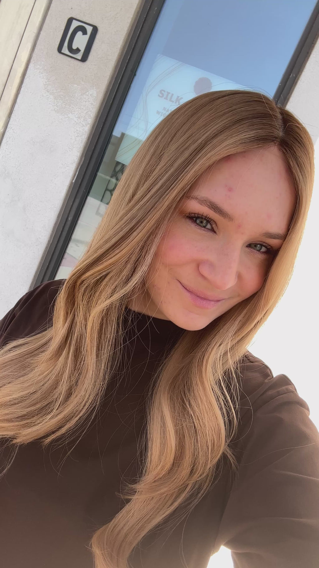  silk top lace front wig - lace front wig - lightly worn wig - preloved wig - wigs for women - affordable natural hair wigs - buy used wigs 
