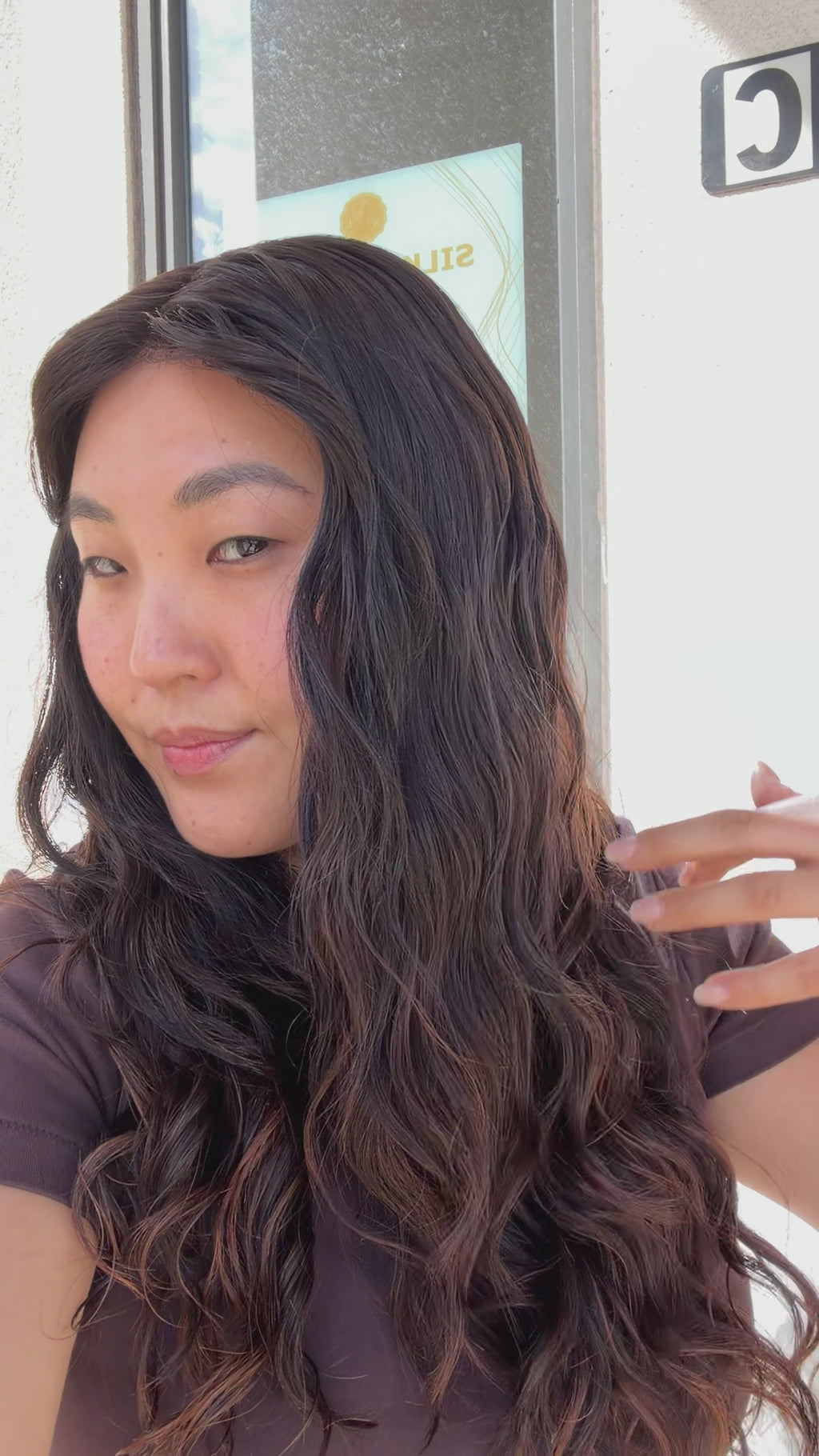 silk top lace front wig - lace front wig - lightly worn wig - preloved wig - wigs for women - affordable natural hair wigs - buy used wigs 
