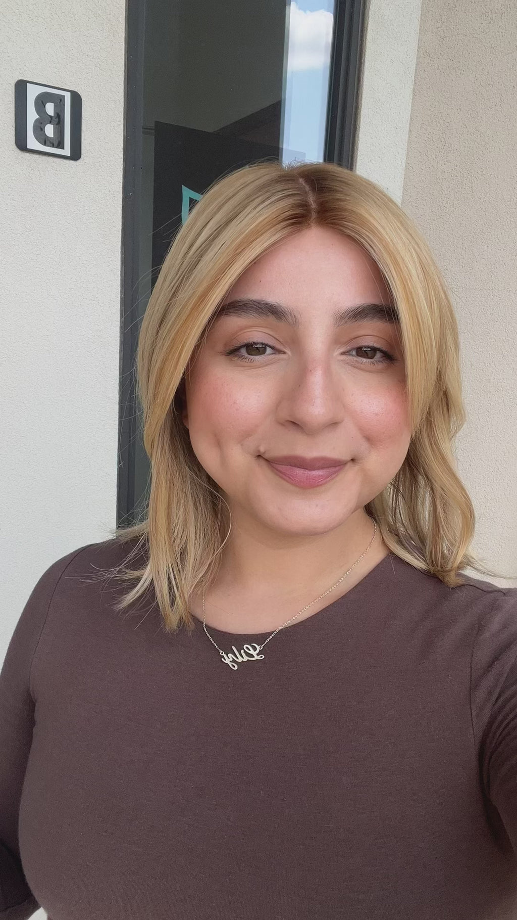 silk top lace front wig - lace front wig - lightly worn wig - preloved wig - wigs for women - affordable natural hair wigs - buy used wigs 

